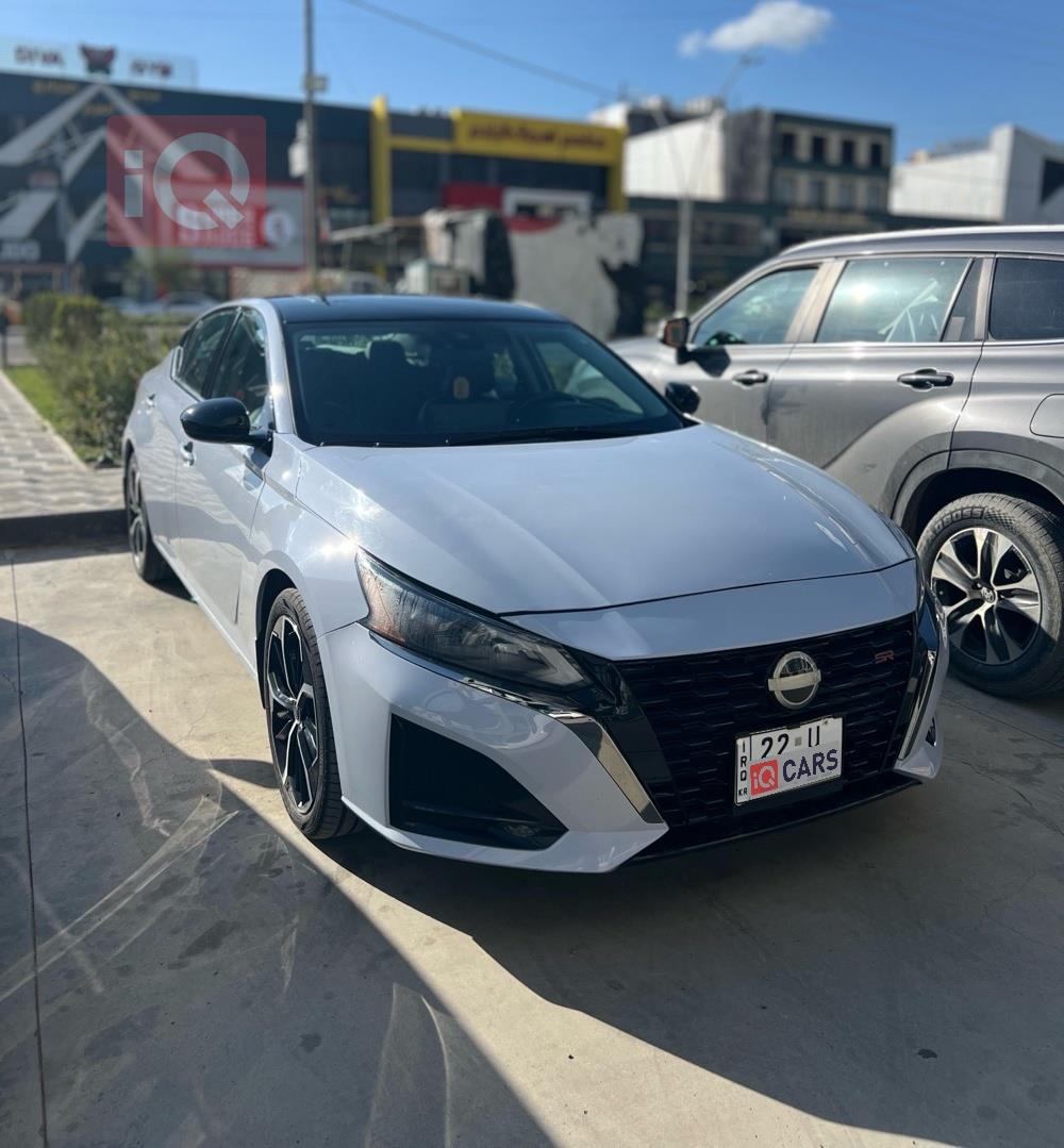 نيسان ألتيما